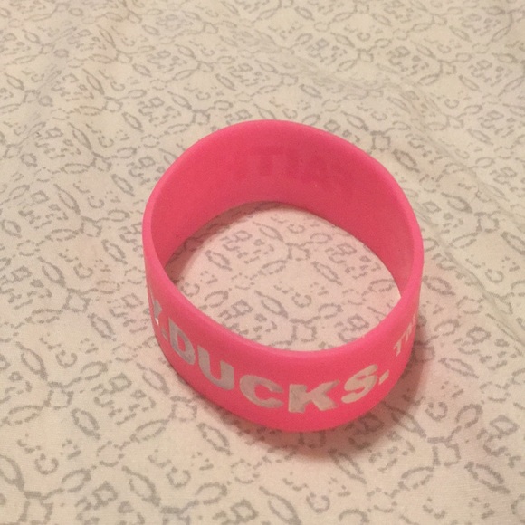 Duck Dynasty Pink Rubber Bracelet One Size - Picture 4 of 4